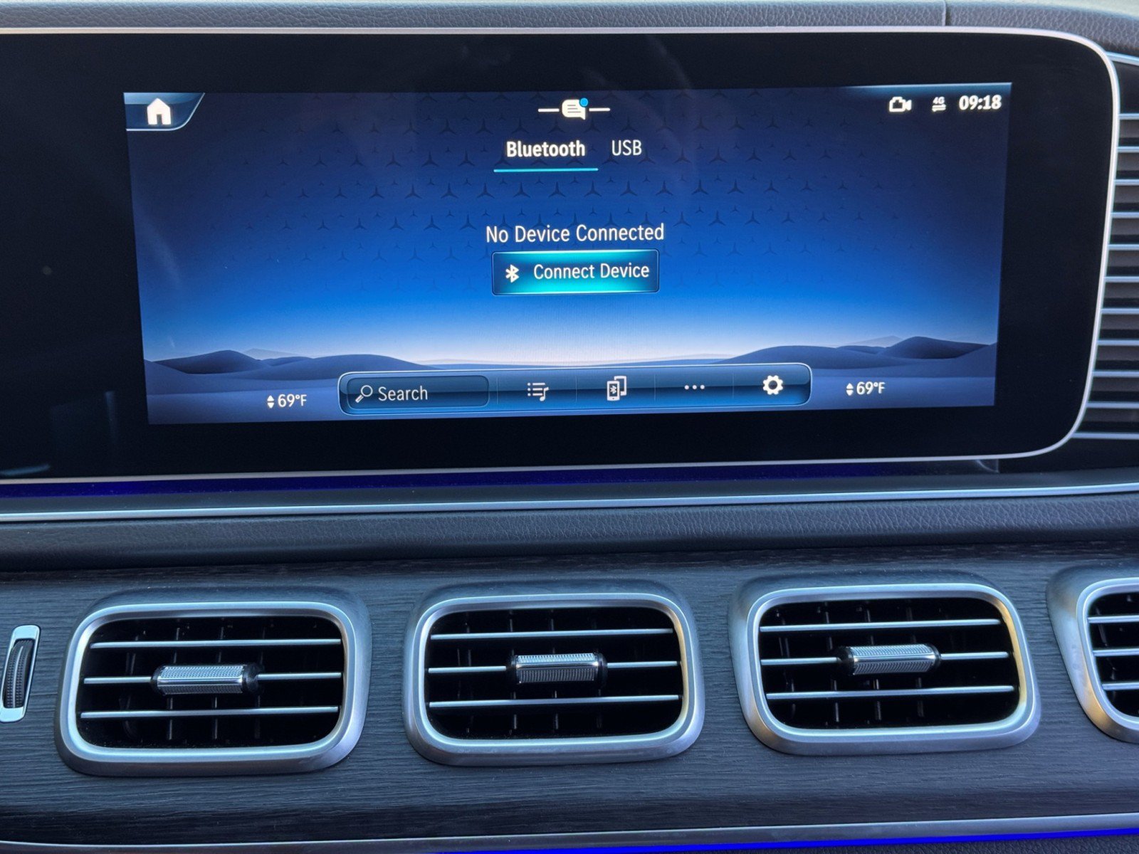 Used 2025 Mercedes-Benz GLS 580 4MATIC image 29