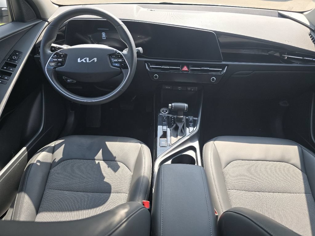Used 2023 Kia Niro EX FWD image 21