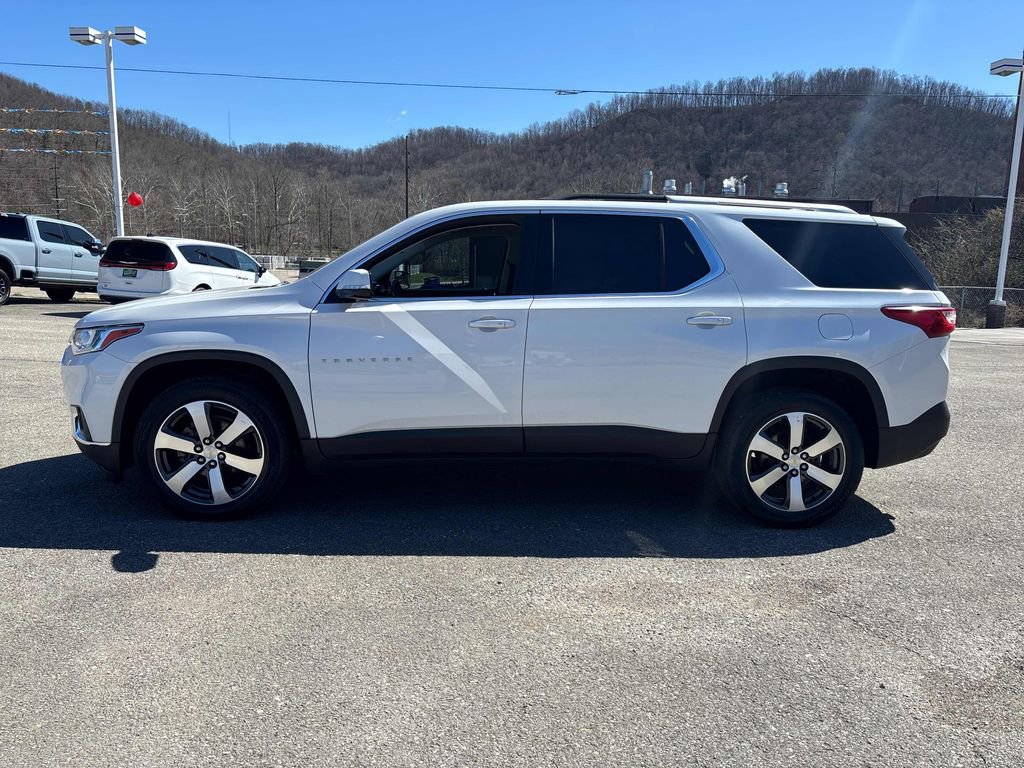 Used 2018 Chevrolet Traverse LT image 2