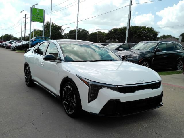 Used 2025 Kia K4 GT-Line w/ GT-Line Premium Package FWD image 4