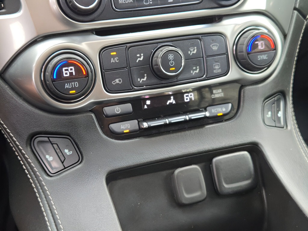 Used 2018 Chevrolet Suburban LT w/ Luxury Package AWD/4WD image 36
