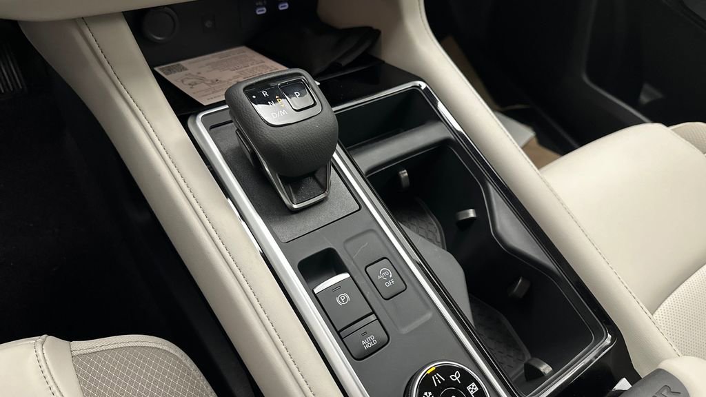 New 2026 Nissan Pathfinder SL image 12