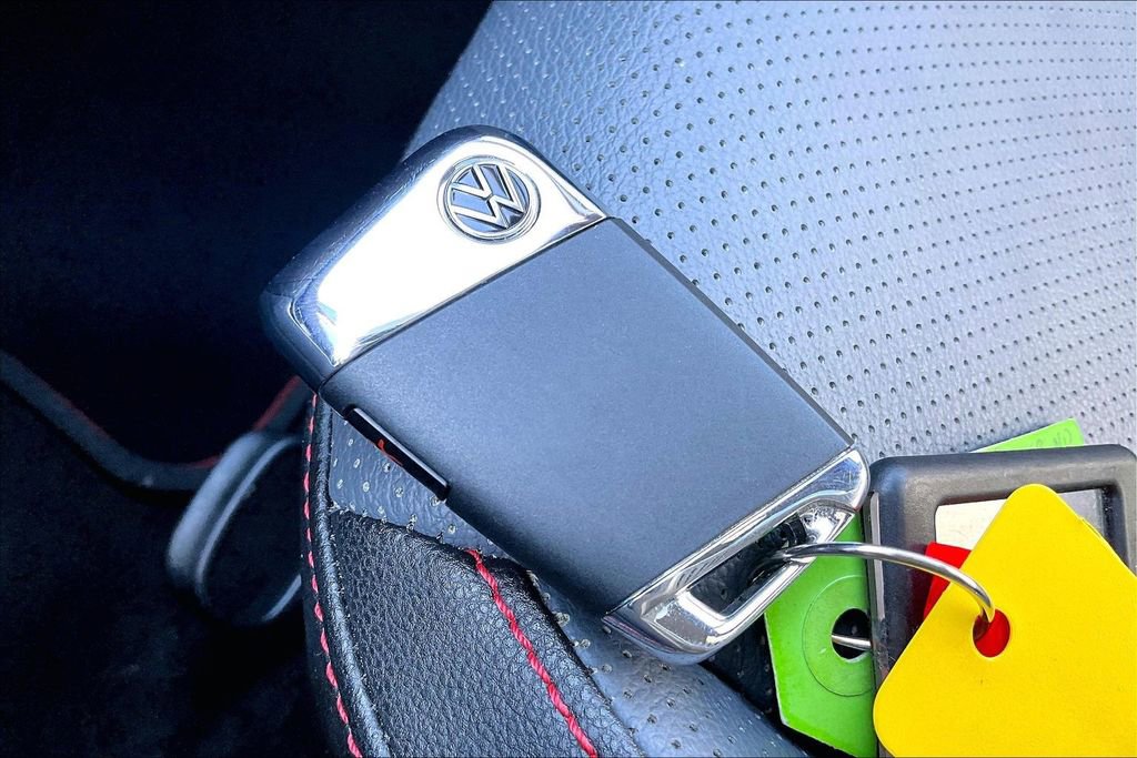 Used 2025 Volkswagen Jetta GLI Autobahn image 13