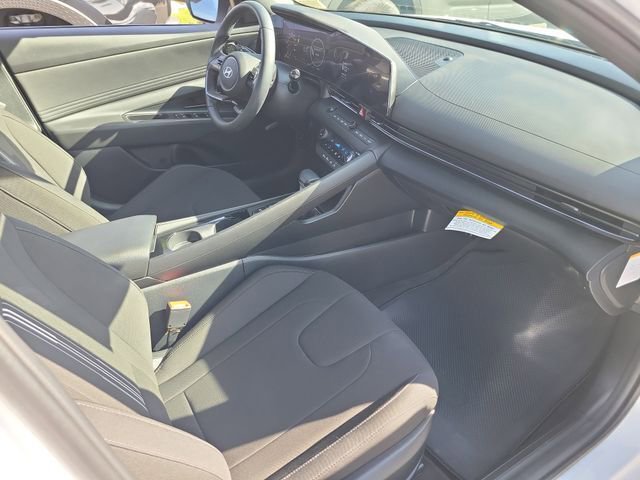 Certified 2025 Hyundai Elantra SEL image 15