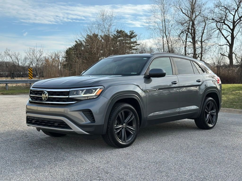 Used 2020 Volkswagen Atlas Cross Sport SE w/ Panoramic Sunroof Package image 3