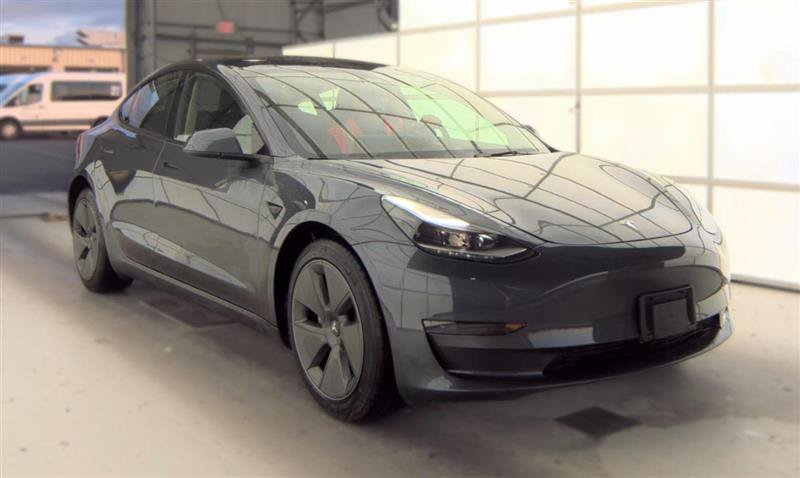 Used 2023 Tesla Model 3 Standard Range RWD image 2