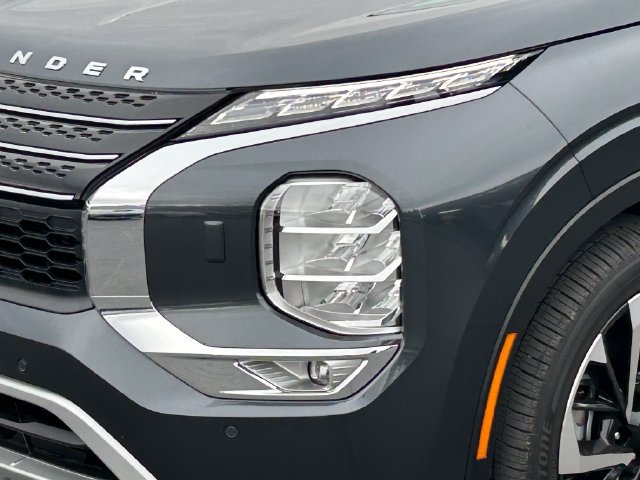 Used 2025 Mitsubishi Outlander SE AWD/4WD image 13