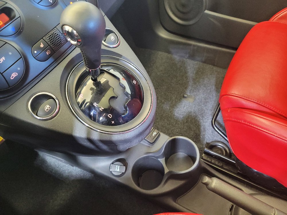 Used 2017 FIAT 500 Lounge FWD image 26