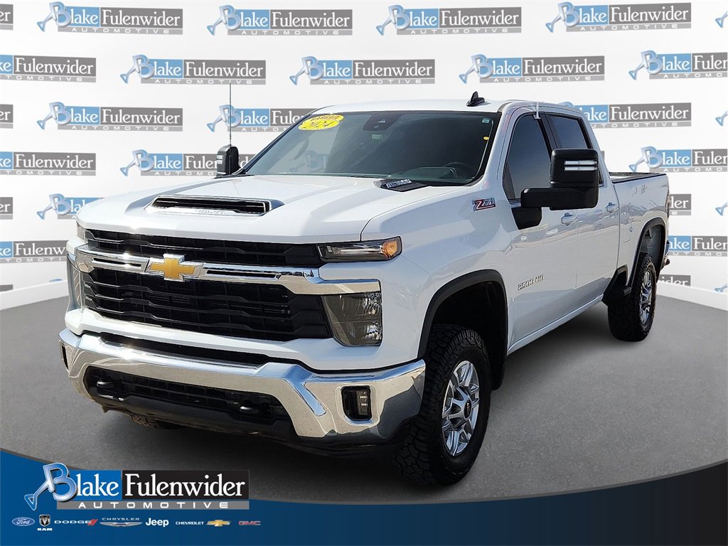 Used 2024 Chevrolet Silverado 2500 LT w/ Convenience Package image 1