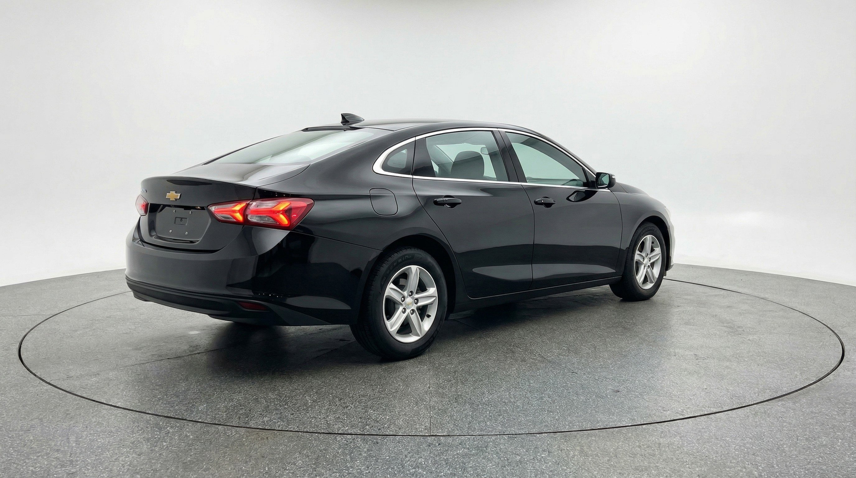 Used 2024 Chevrolet Malibu LT image 9