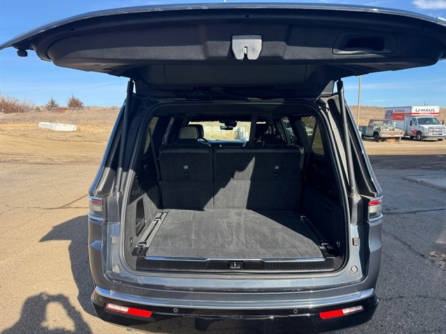 Used 2023 Jeep Grand Wagoneer L Series II image 20