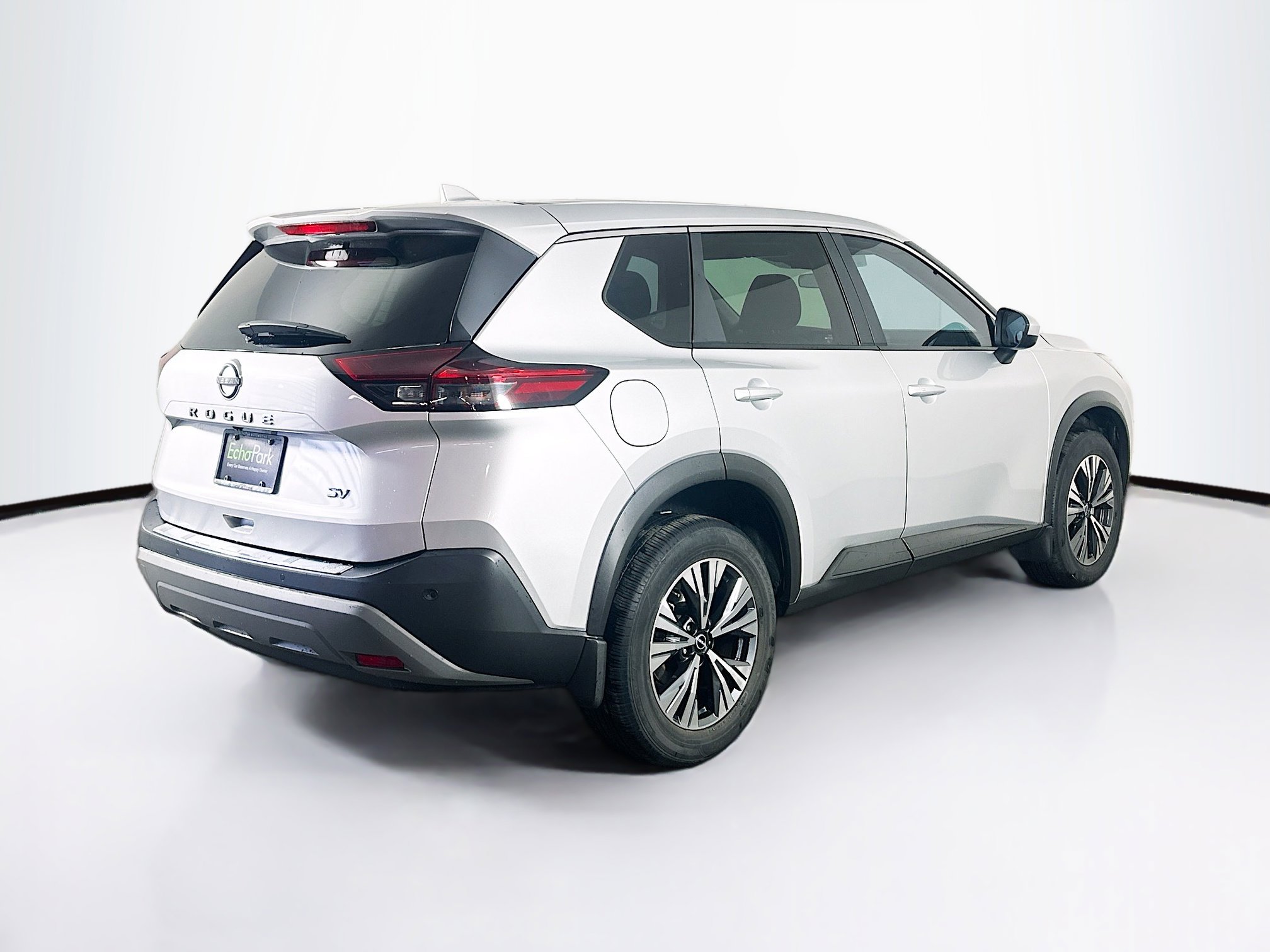 Used 2023 Nissan Rogue SV image 9