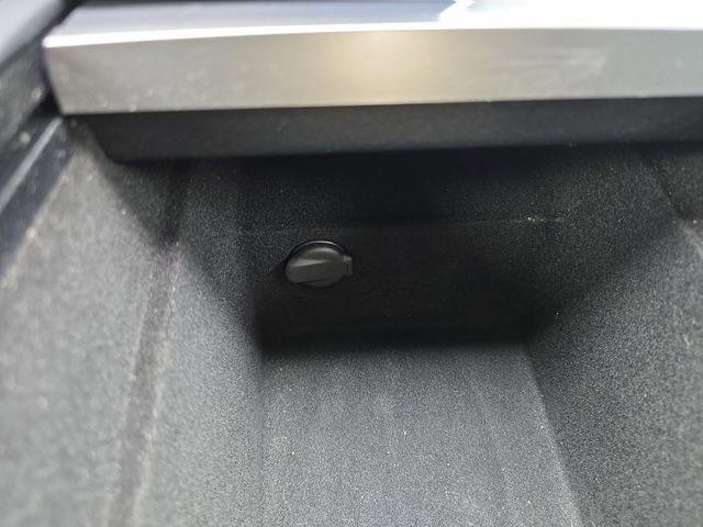 Used 2024 Tesla Model 3 Standard Range RWD image 6