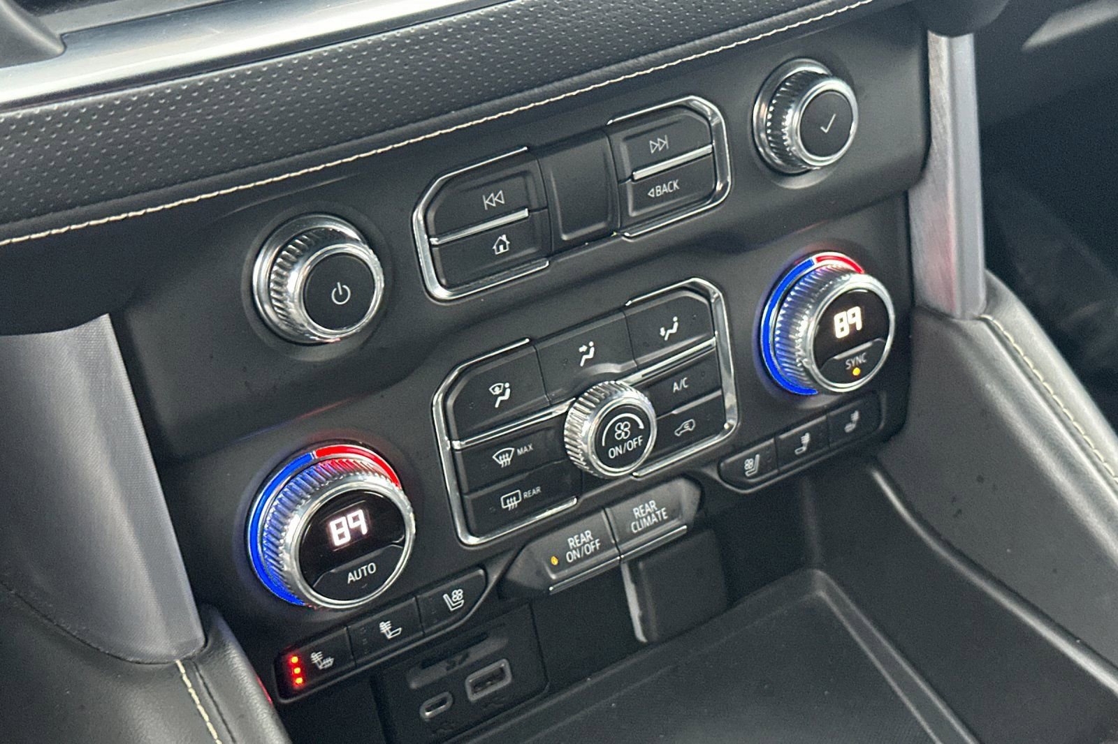 Used 2021 GMC Yukon SLT w/ Rear Media and Nav Package image 24