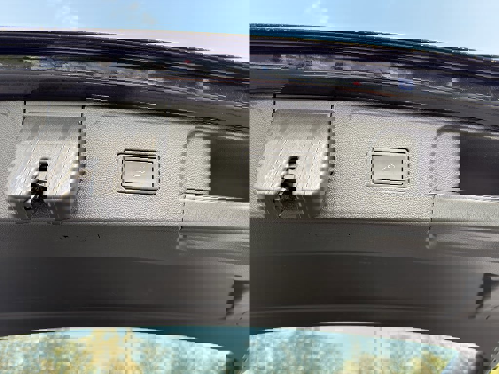 Used 2023 Volkswagen Atlas SE image 27