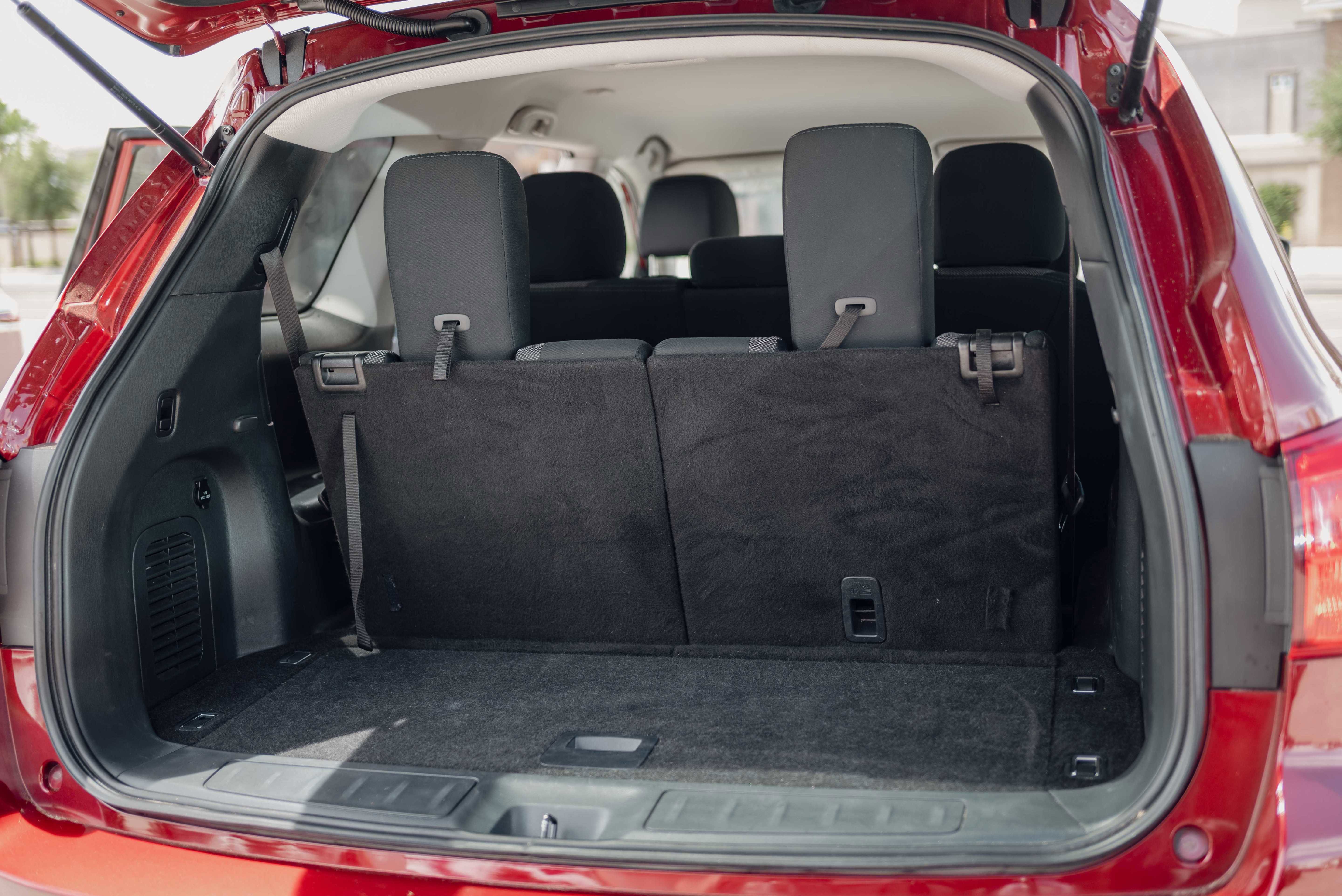Used 2018 Nissan Pathfinder S FWD image 12