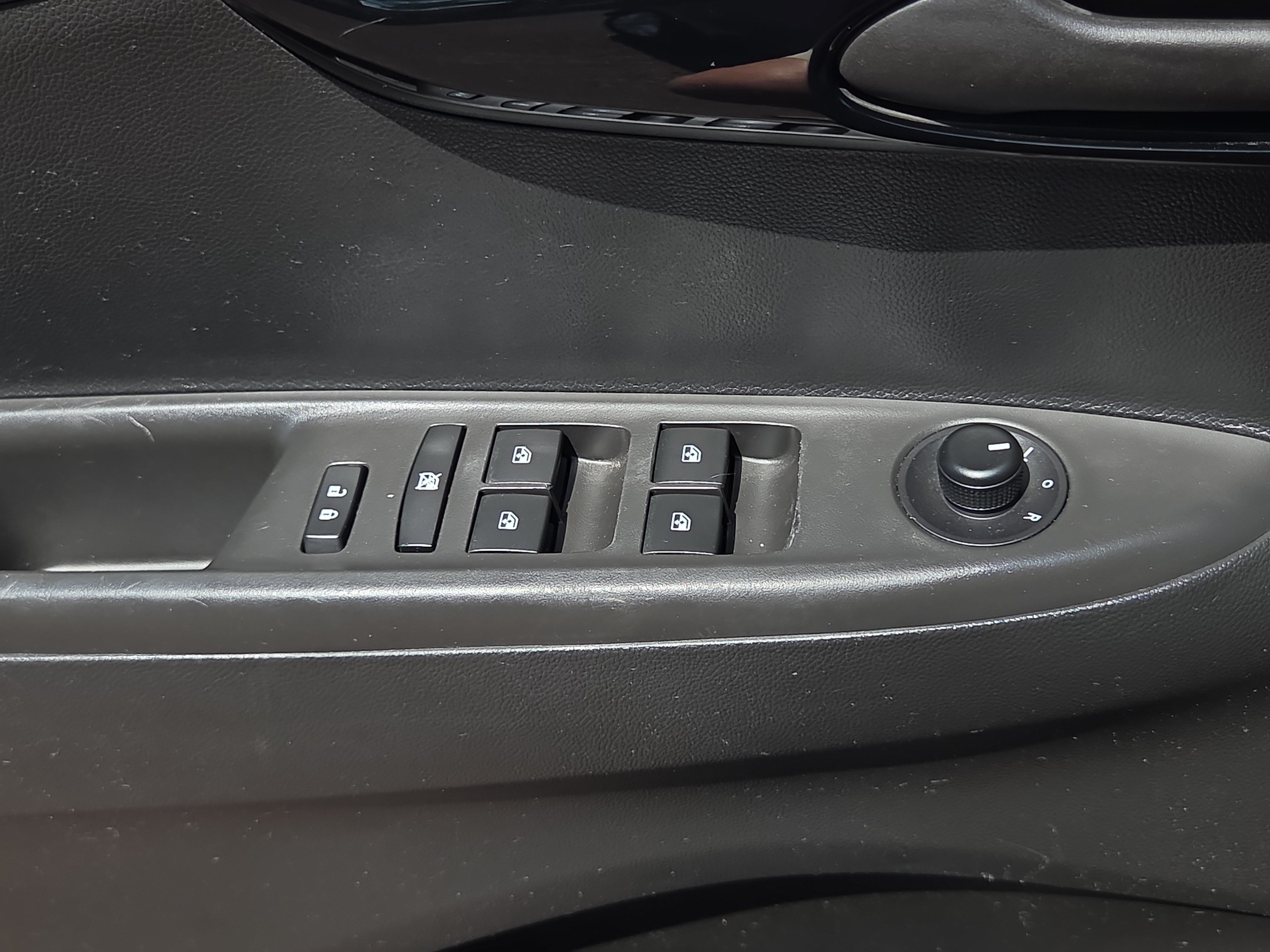 Used 2021 Chevrolet Spark LT FWD image 28