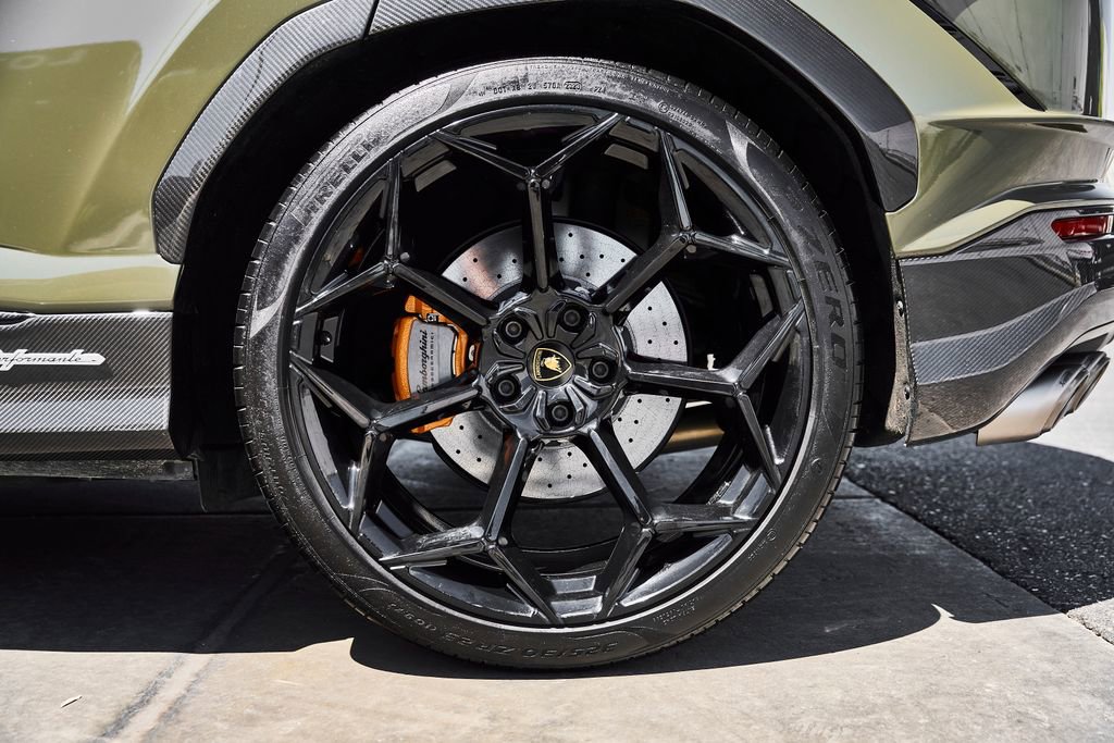 Used 2023 Lamborghini Urus Performante AWD/4WD image 27