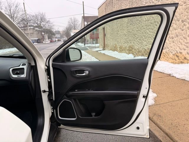 Used 2018 Jeep Compass Latitude w/ Popular Equipment Group image 29