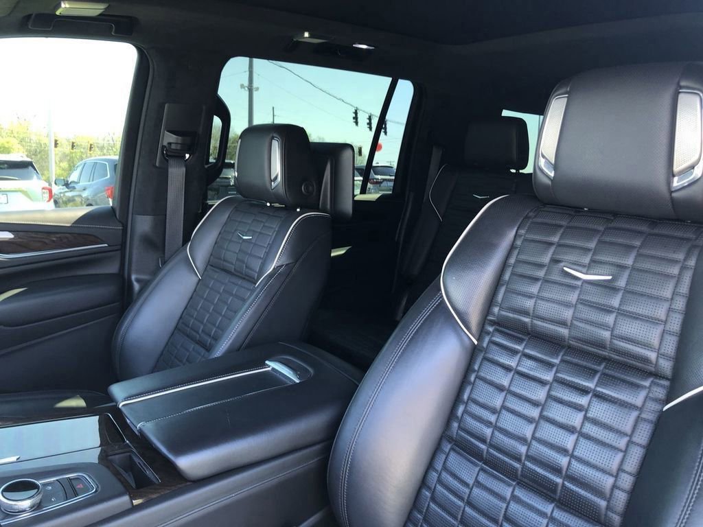 Used 2023 Cadillac Escalade ESV Sport Platinum AWD/4WD image 24