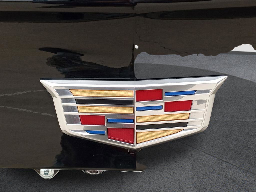 Used 2025 Cadillac XT4 Premium Luxury image 14