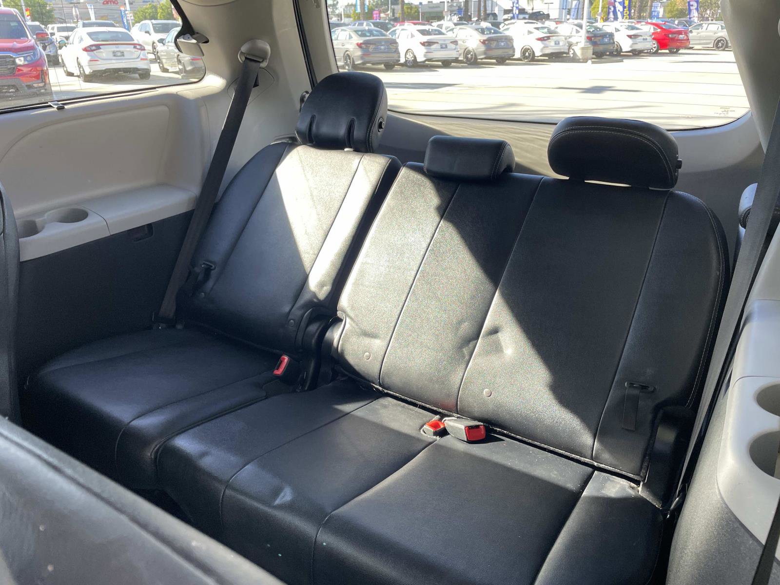 Used 2015 Toyota Sienna SE image 20