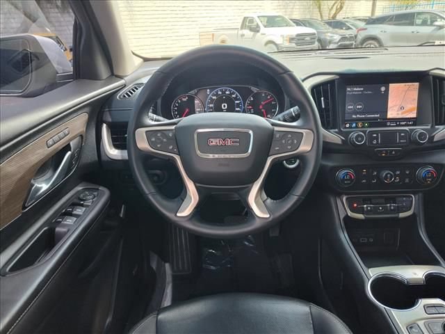 Used 2022 GMC Terrain Denali w/ Denali Premium Package AWD/4WD image 9