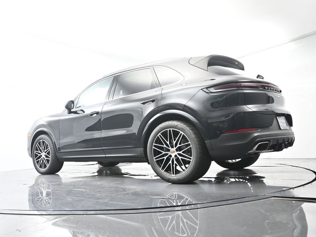Certified 2025 Porsche Cayenne AWD/4WD image 45