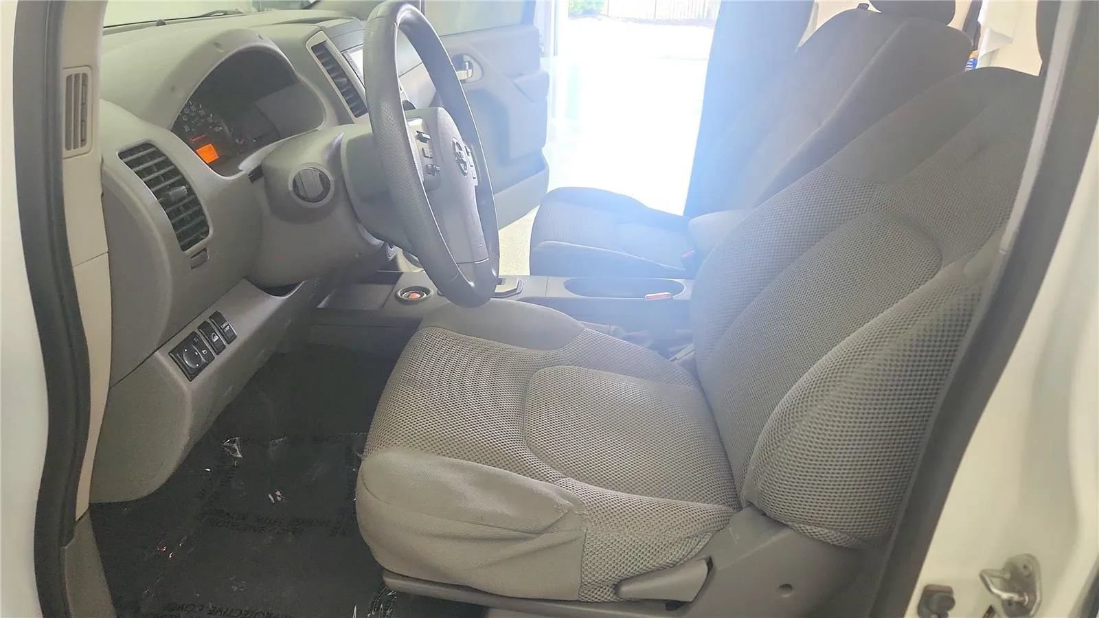Used 2021 Nissan Frontier SV w/ Midnight Edition Floor Mats AWD/4WD image 23