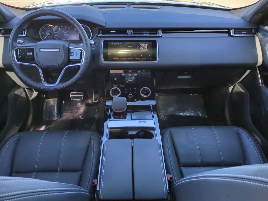 Used 2022 Land Rover Range Rover Velar R-Dynamic S image 15