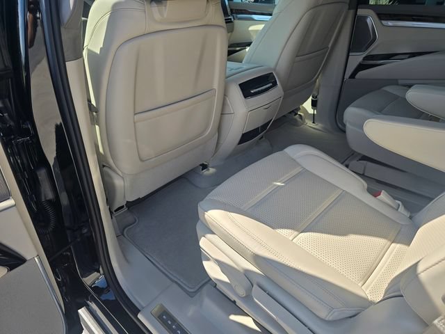 New 2026 Cadillac Escalade Platinum Sport AWD/4WD image 14