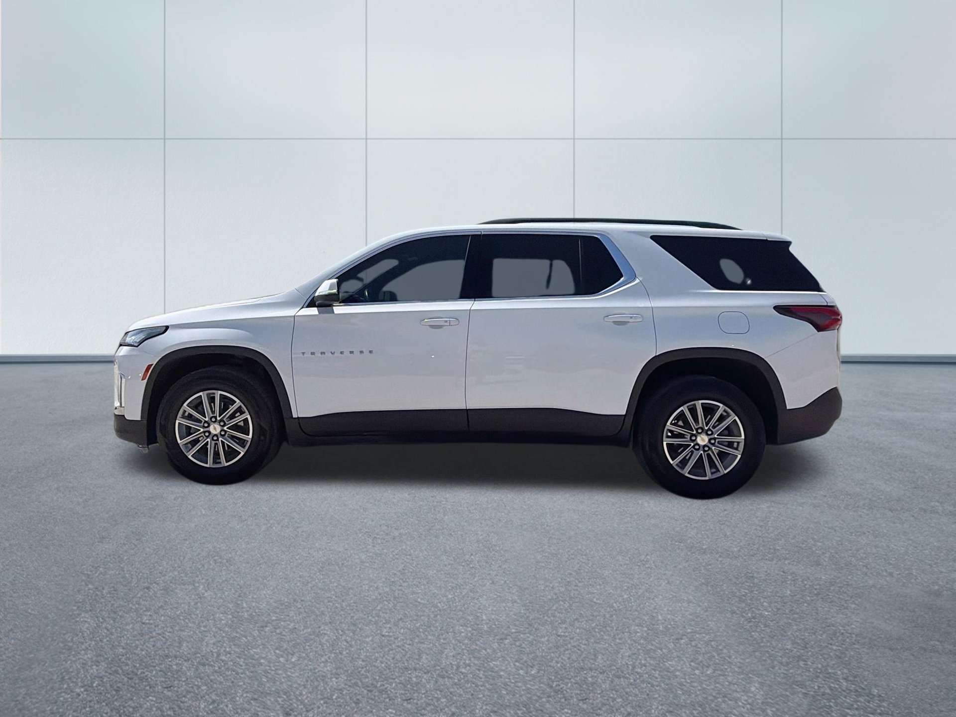 Used 2022 Chevrolet Traverse LT FWD image 10