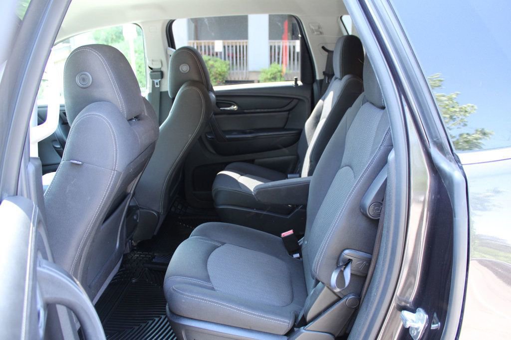 Used 2017 Chevrolet Traverse LT w/ Style and Technology Package AWD/4WD image 28