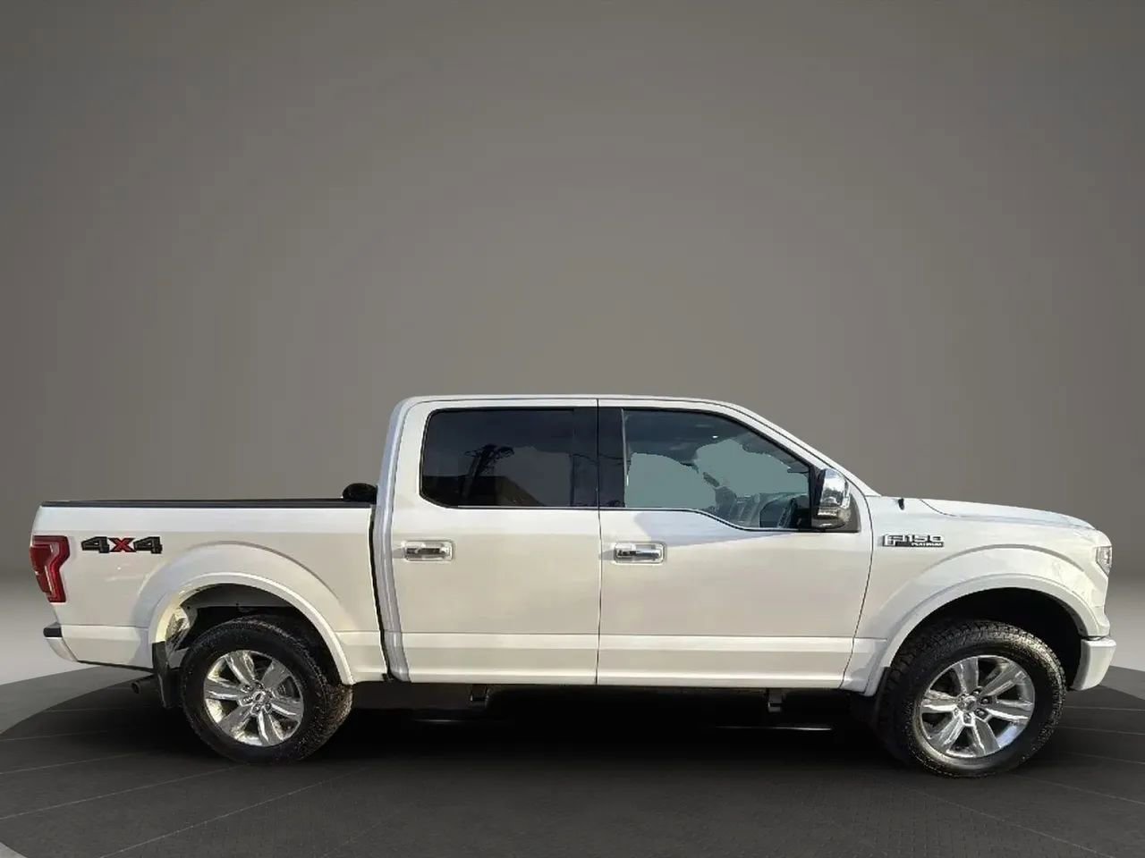 Used 2016 Ford F150 Platinum w/ Equipment Group 701A Luxury image 4