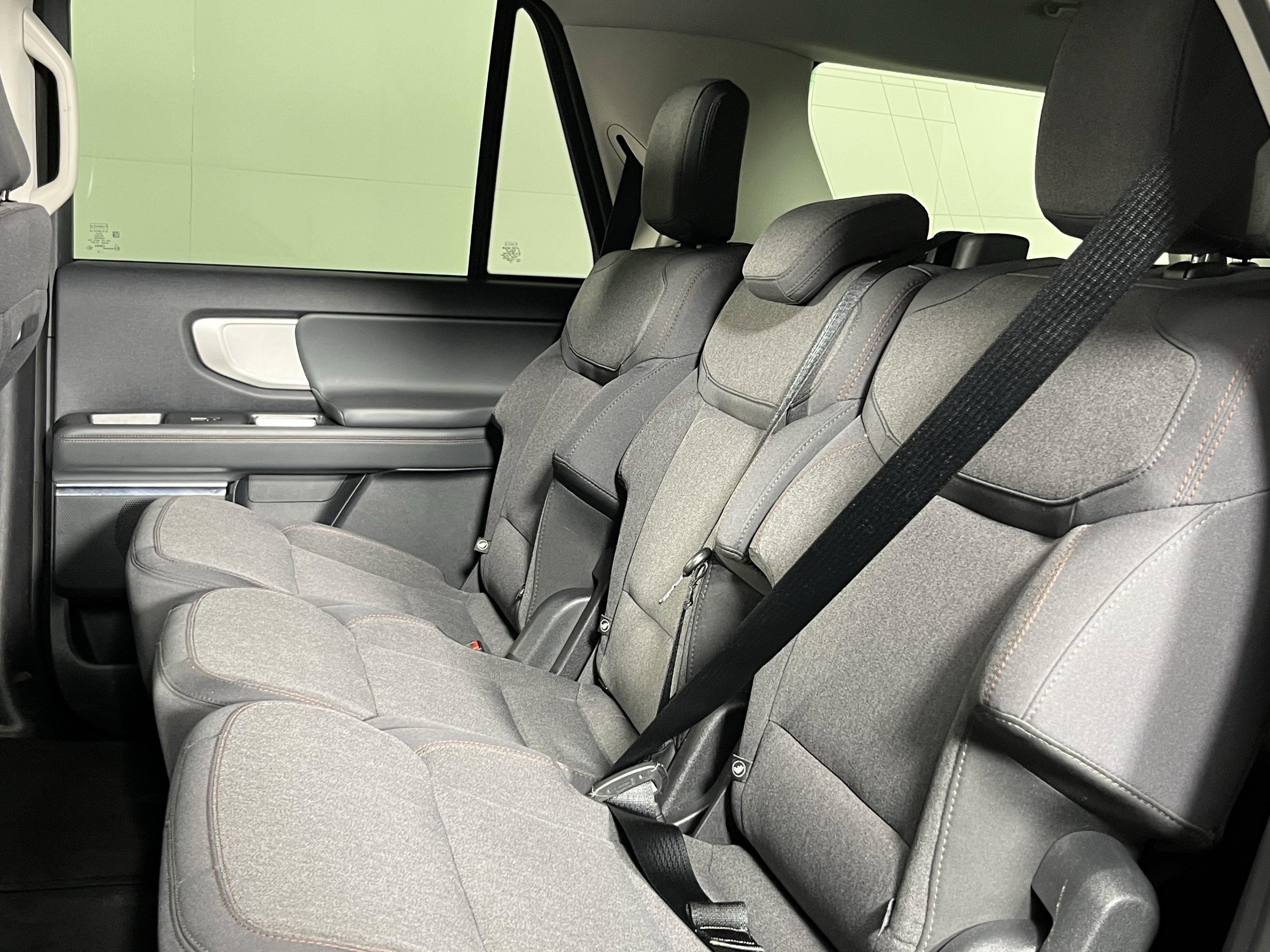 Used 2025 Ford Expedition Active image 14