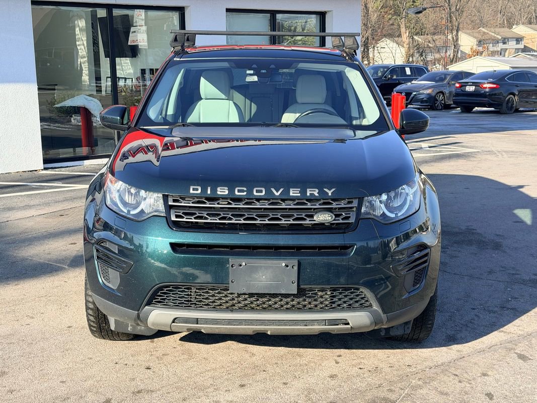 Used 2017 Land Rover Discovery Sport SE image 9