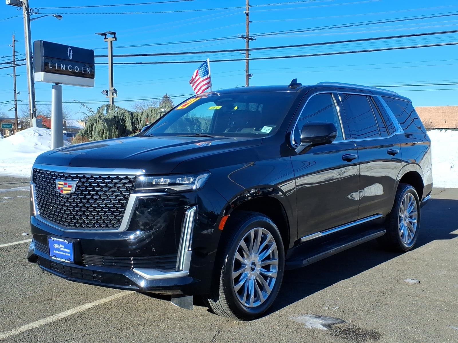 Used 2021 Cadillac Escalade Premium Luxury w/ Performance Package image 3