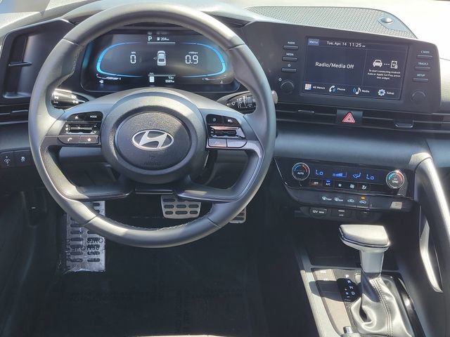 Used 2025 Hyundai Elantra Sport image 6