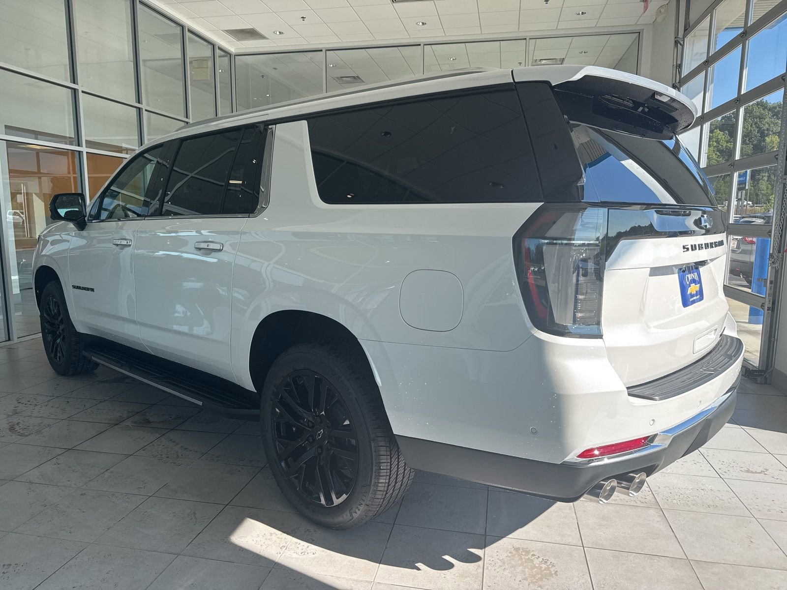 New 2025 Chevrolet Suburban Premier image 4