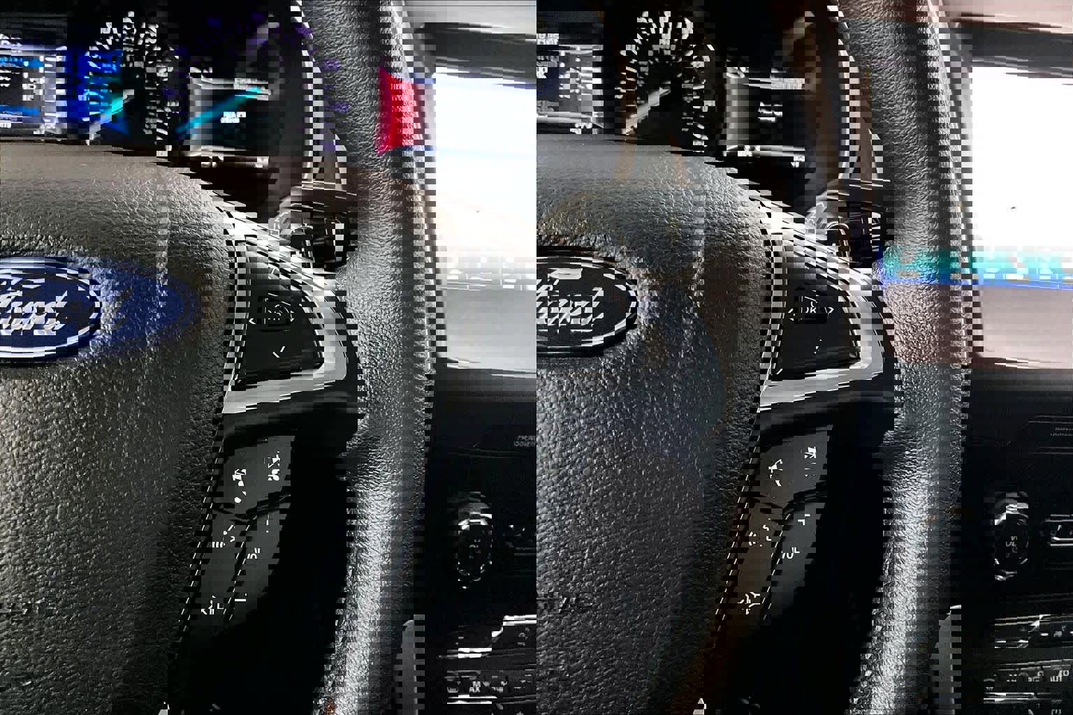 Used 2020 Ford Edge SEL w/ Convenience Package image 24