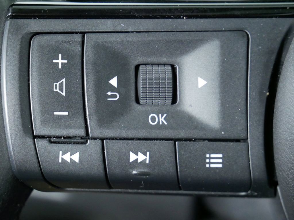 Used 2023 Nissan Rogue SV w/ SV Premium B Package AWD/4WD image 25