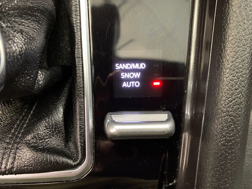 Used 2024 Jeep Compass Latitude image 9