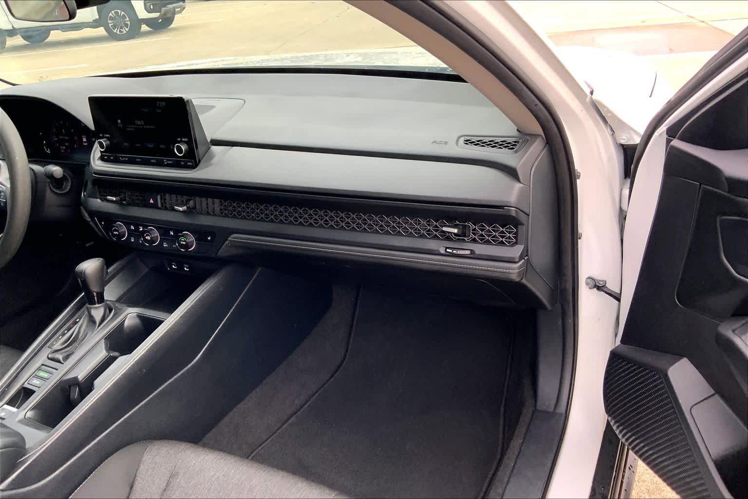 Used 2023 Honda Accord EX image 19