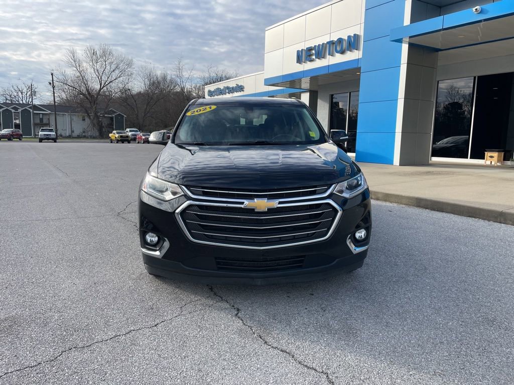 Used 2021 Chevrolet Traverse LT image 2