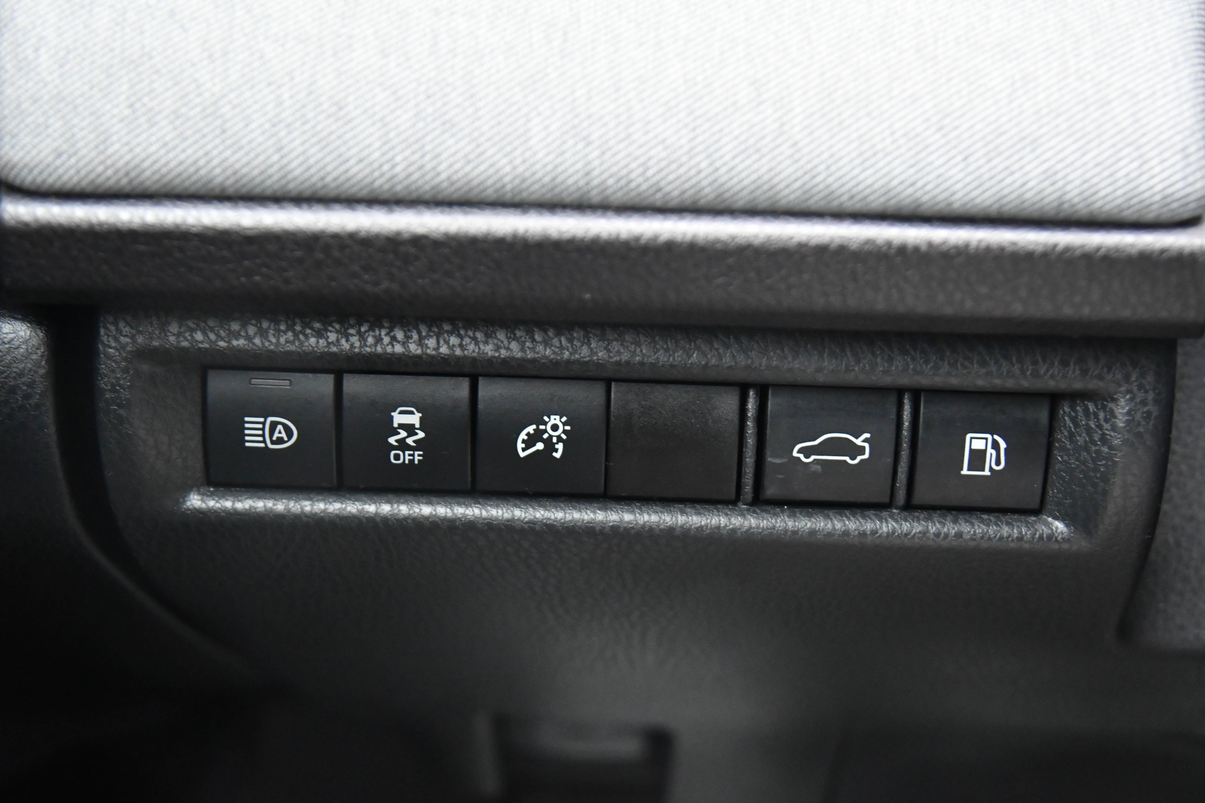 Used 2025 Toyota Camry LE image 34