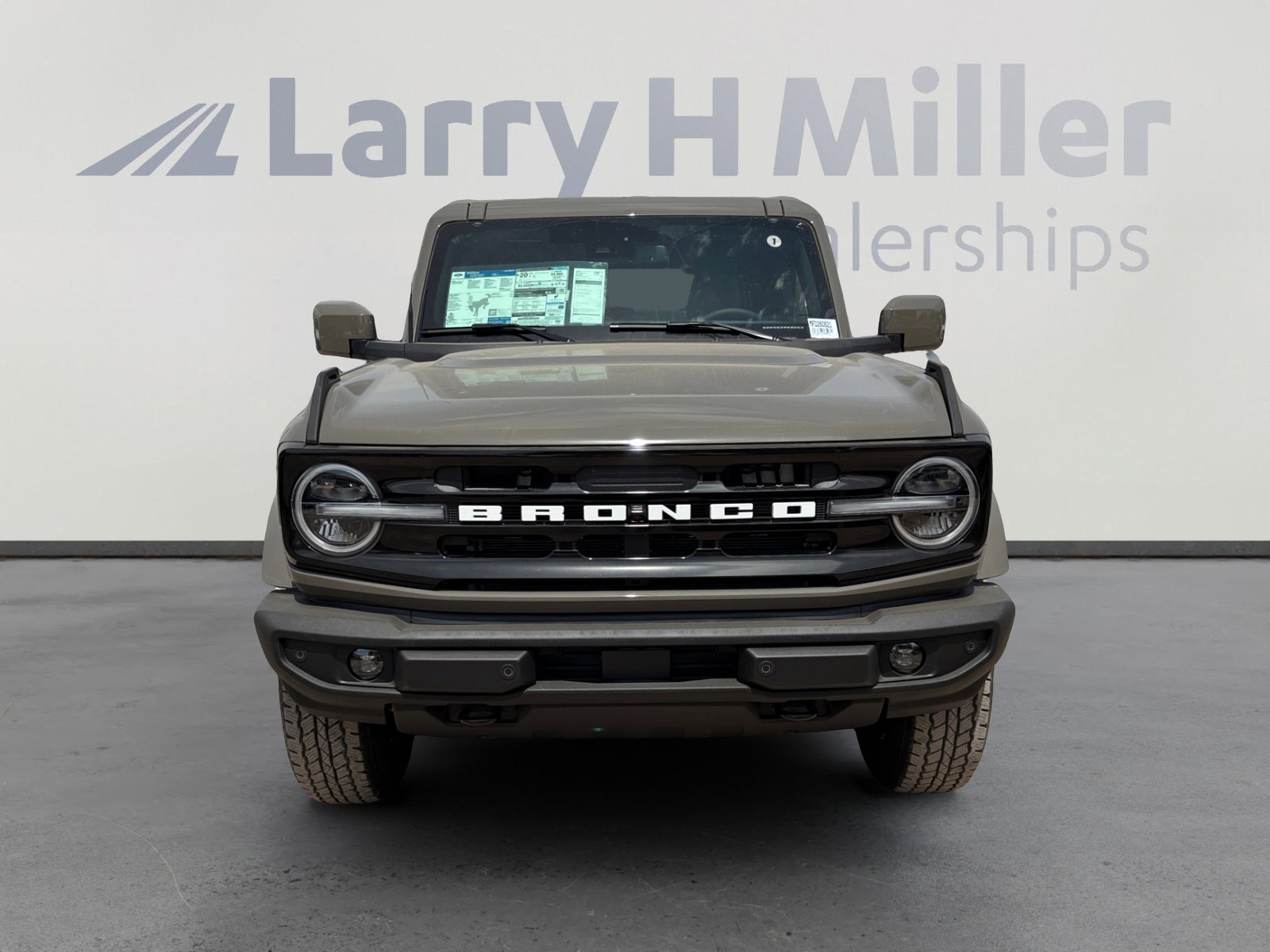 New 2026 Ford Bronco Outer Banks image 8