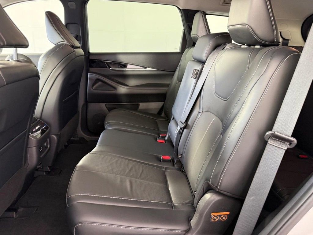 Used 2023 INFINITI QX60 Pure image 15