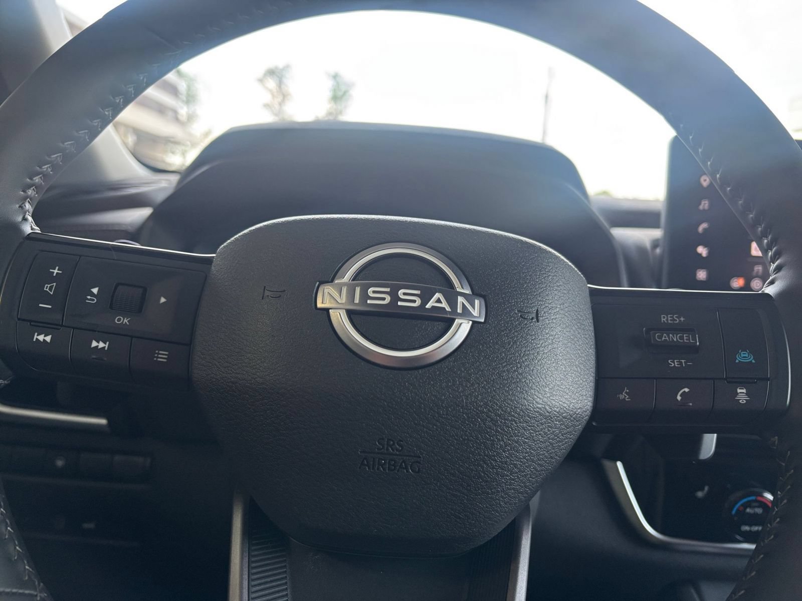 Used 2026 Nissan Rogue SL FWD image 30