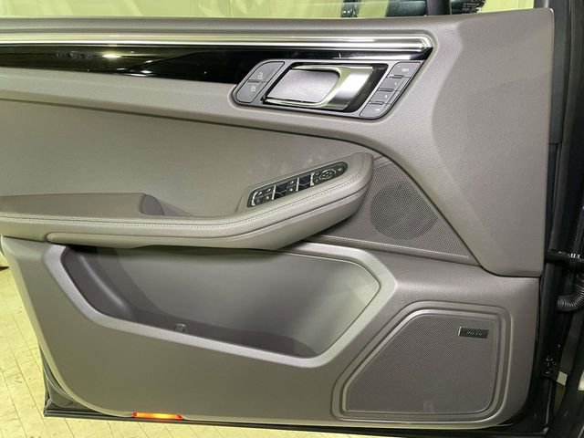 New 2026 Porsche Macan image 36