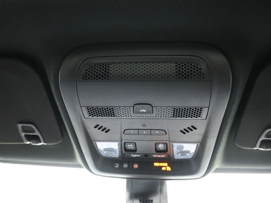 Used 2025 Cadillac XT5 Premium Luxury image 28